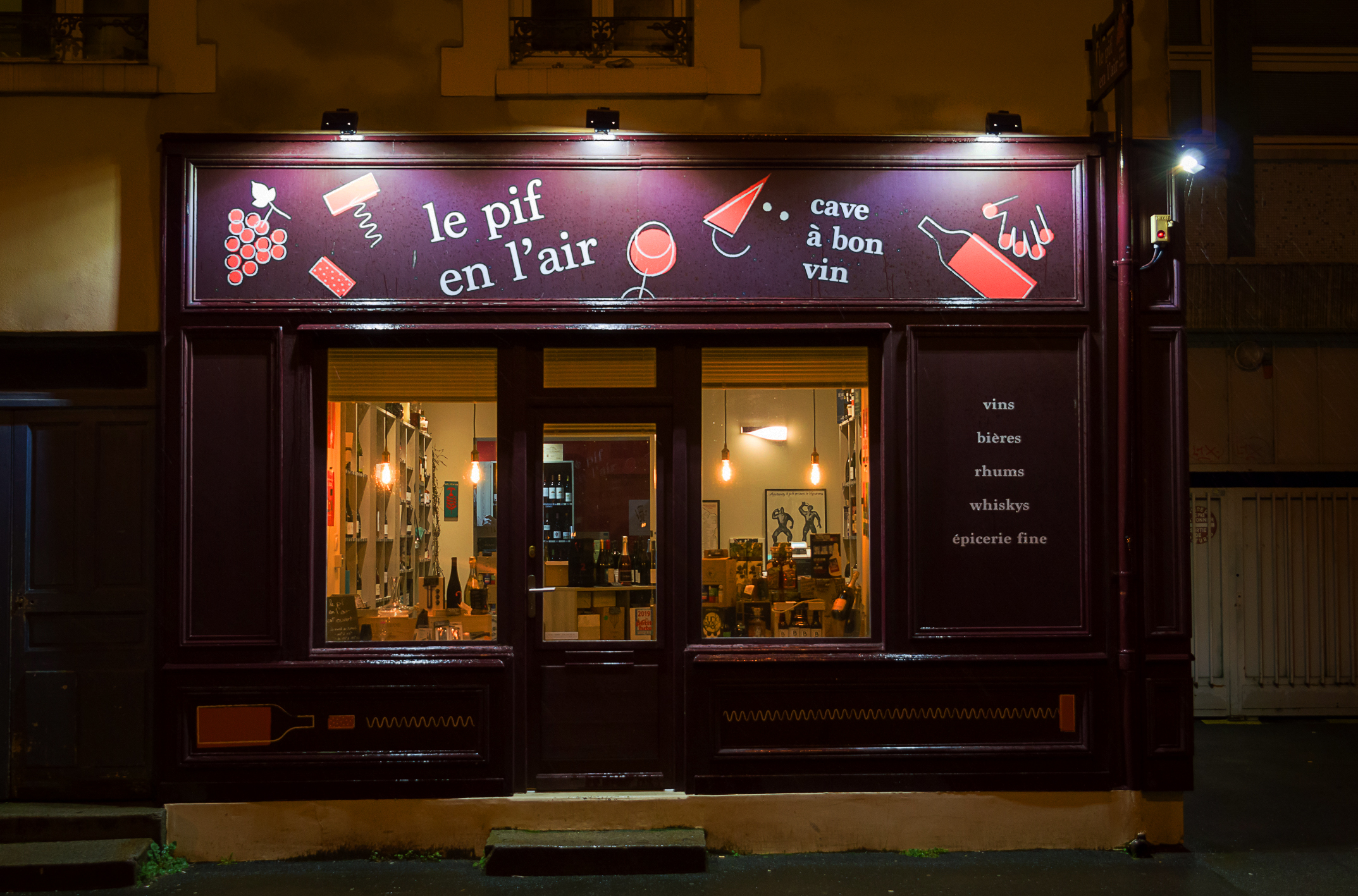 Le Pif en l'air - vitrine- cave a vin- bières-whiskys-rhums