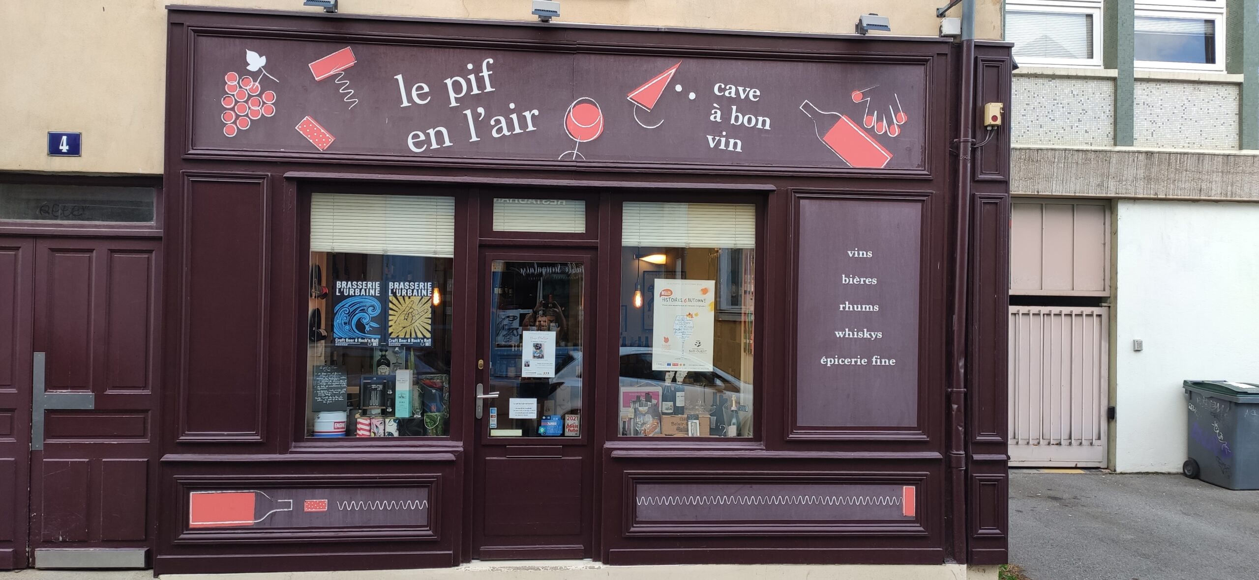 Devanture proche de la cave - Cave Le Pif en l'Air